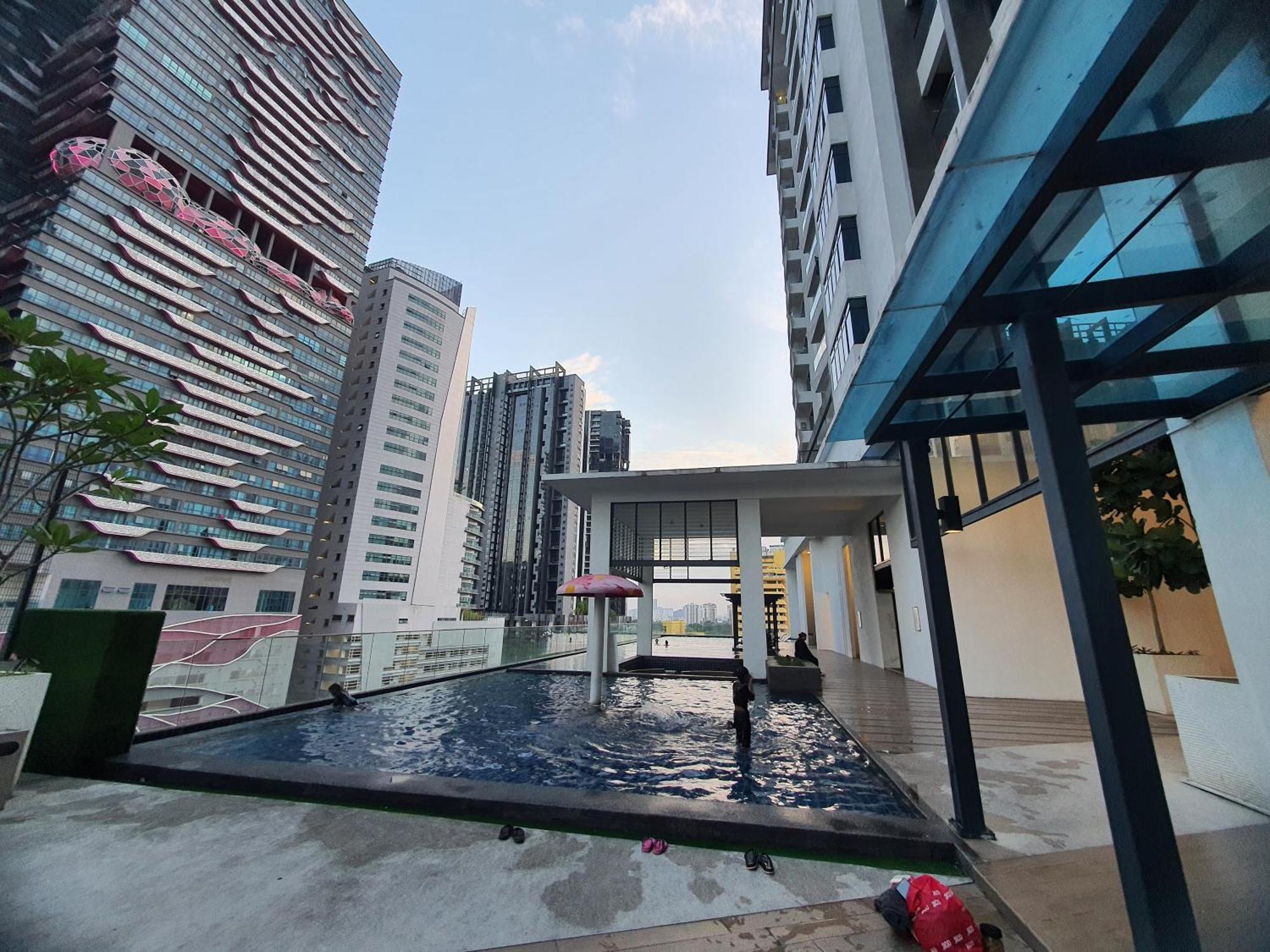 Reizz Residence By Luxury Suites Kuala Lumpur Extérieur photo