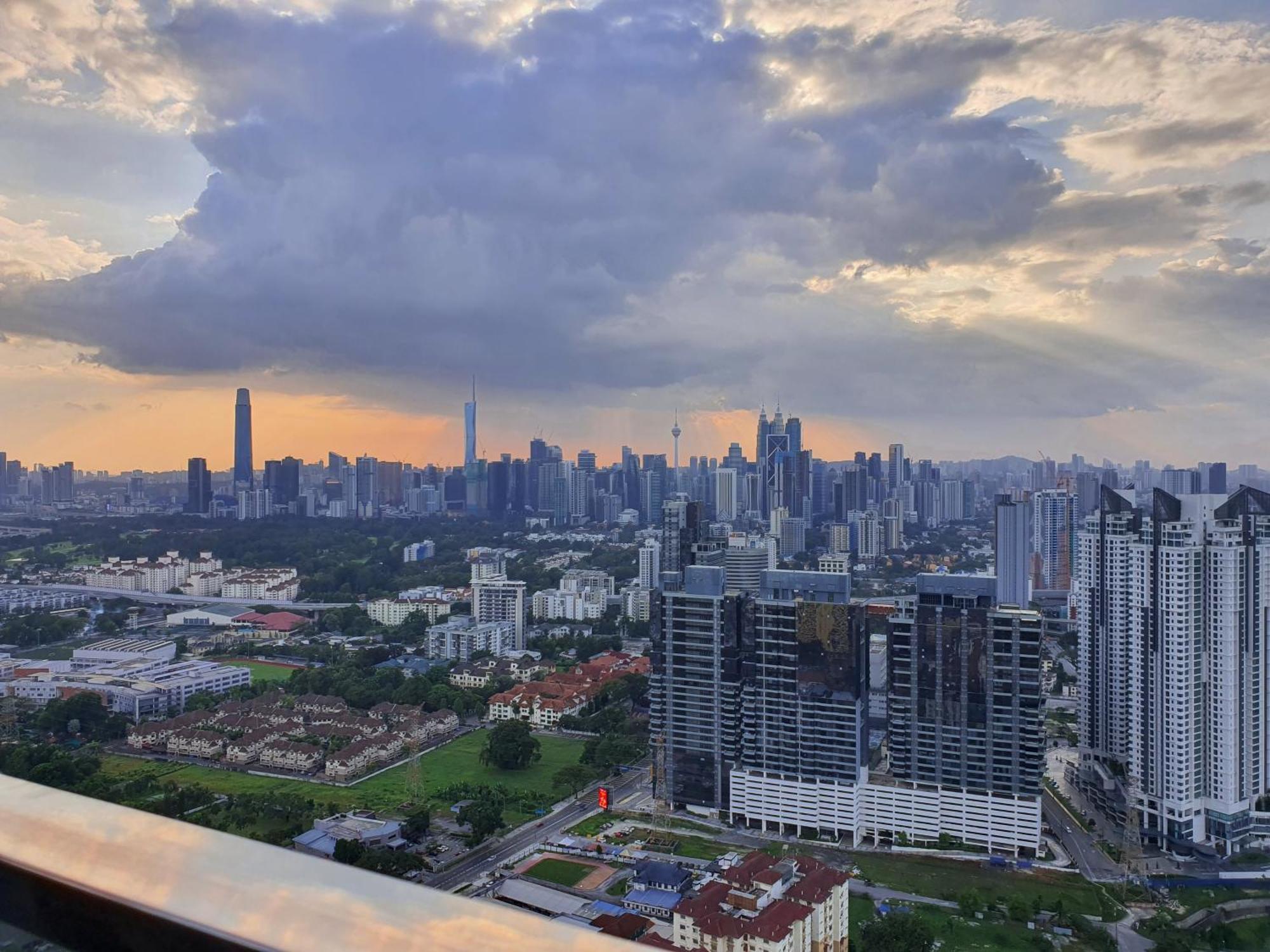 Reizz Residence By Luxury Suites Kuala Lumpur Extérieur photo
